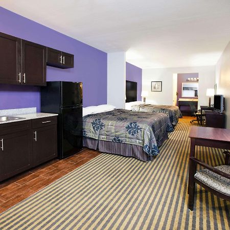 Super 8 By Wyndham Carthage Tx Hotel Exterior photo