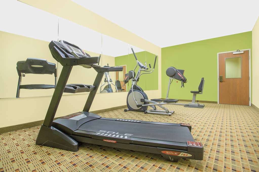 Super 8 By Wyndham Carthage Tx Hotel Facilities photo